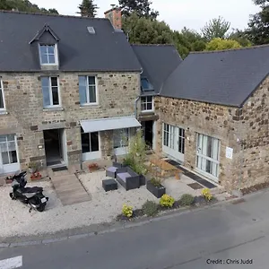 Les 2 Hermines Mont-Dol